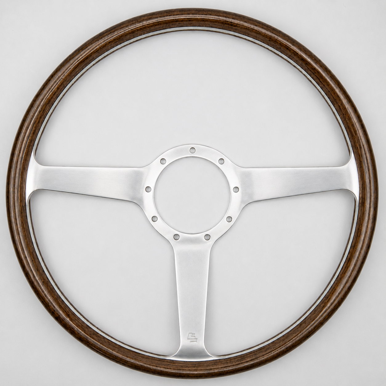 Front view of 15-inch Les Leston Monte Carlo Mk5 wooden steering wheel with deep dished profile, solid polished alloy spokes and period-correct design for classic sports and racing cars. 3 and 9 o'clock spokes