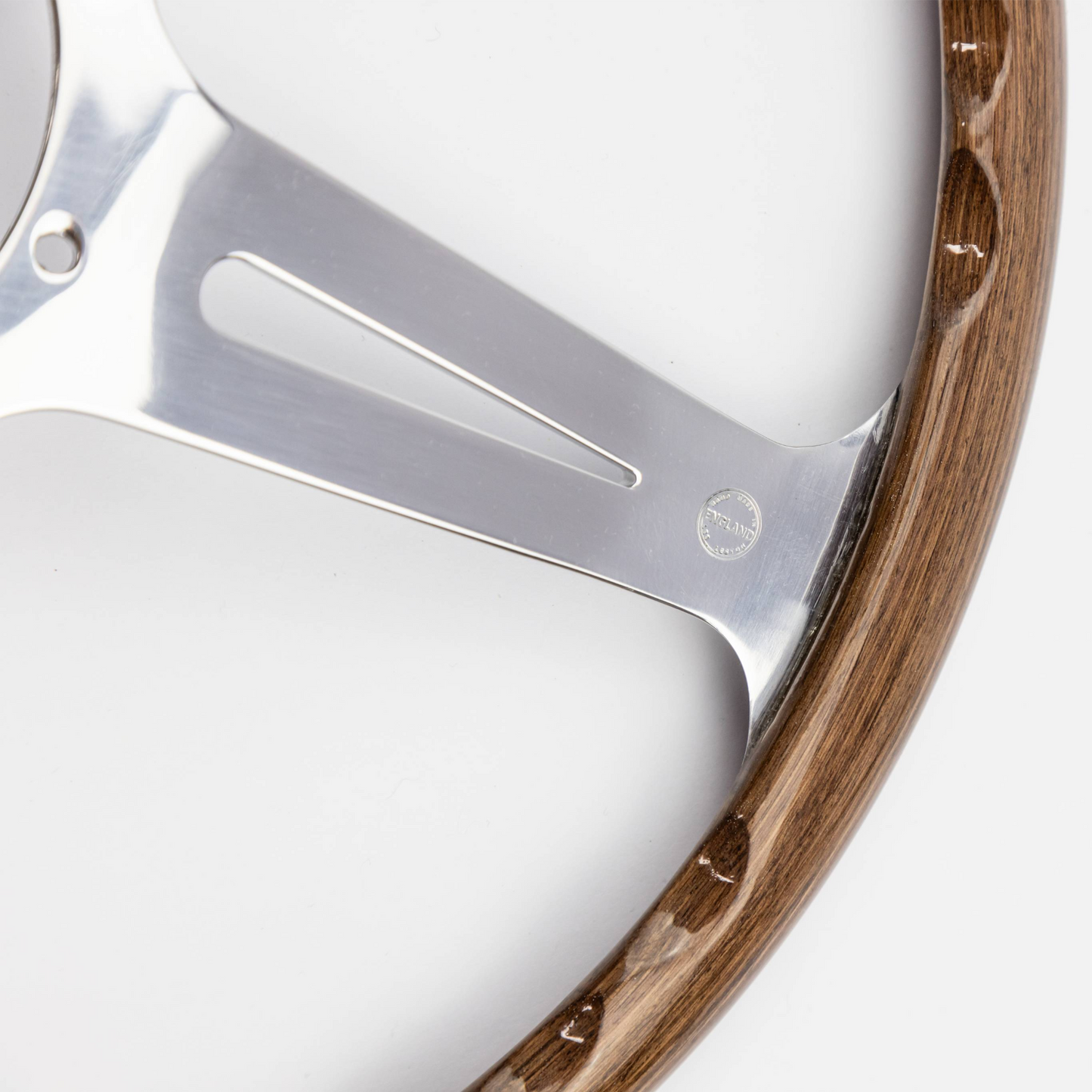 Made in England stamp on 15-inch Les Leston Monte Carlo walnut steering wheel